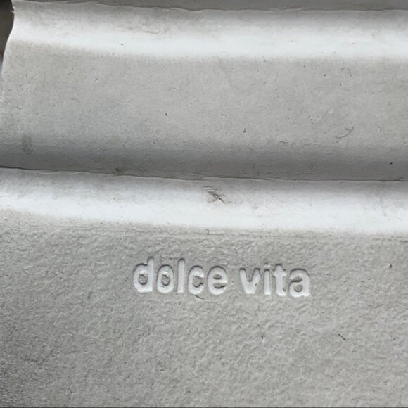 MAXSOLD Dolce Vita Women's Dolce Vita, Larita Sandal - Picture 12 of 13